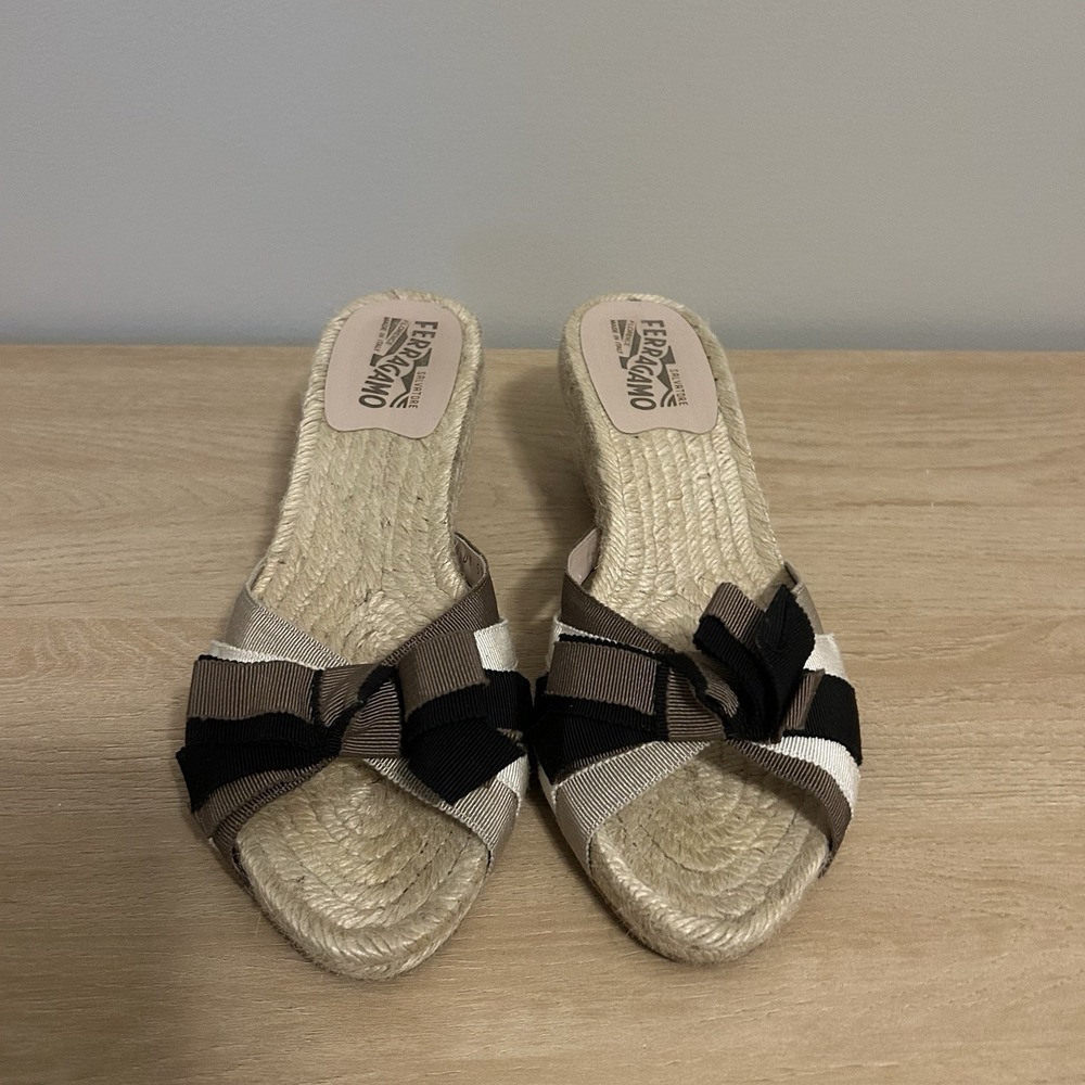 Salvatore Ferragamo Beige & Black Bow Espadrille Slide